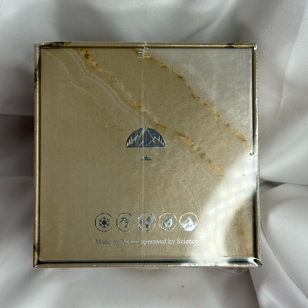 Below Zero Frozen Gold Multi-Vitamin Magnetic Mud Mask - Picture 8 of 11